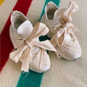 MM6 Maison Margiela Bow Chunky Cream Bow Sneakers Size 40